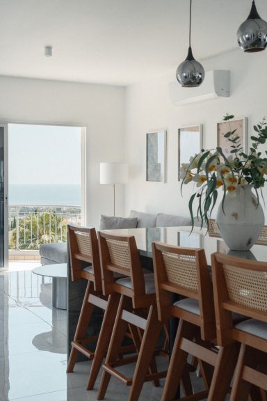 Kitchen and sea view