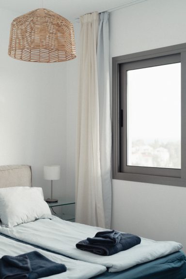 Bedroom and sea view